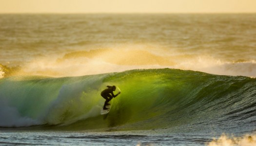 Roberto Araki, el chileno favorito en la categoría junior de la World Surf League en Sudamérica