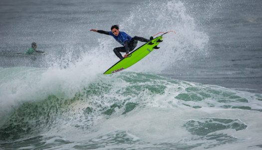 Nicolás Vargas dominó con solvencia “El Gringo” en la segunda ronda del torneo de surf Maui And Sons Arica Pro Tour QS3000