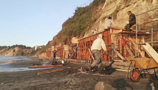 Horcón ; denuncian daño al patrimonio geológico en “Playa Luna”